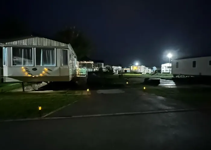 Tattershall Lakes Hot Tub Lodge Breaks