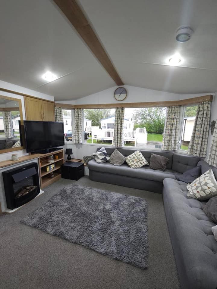 Lakes Hot Tub Breaks Tattershall